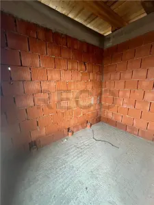 RECO Casa plan parter cu 3 dormitoare-la rosu- Paleu - foto 11