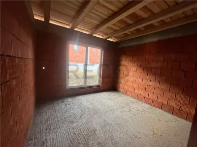 RECO Casa plan parter cu 3 dormitoare-la rosu- Paleu - foto 9