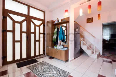 RECO Casa  cu 4 camere la 5 minute de centru (Olosig) -Oradea-curte si acces auto - foto 4