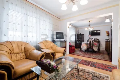 RECO Casa  cu 4 camere la 5 minute de centru (Olosig) -Oradea-curte si acces auto - foto 6