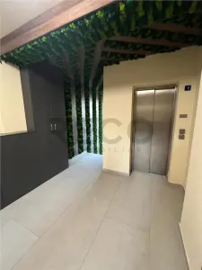 RECO Apartament cu 3 camere, ultracentral, NOU, parter - foto 2