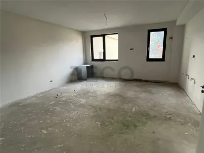 RECO Apartament cu 3 camere, ultracentral, NOU, parter - foto 5