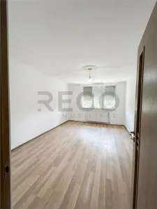 RECO Apartament 2 camere renovat complet, etaj 1/1, intrare separata, zona Louis Pasteur - foto 2