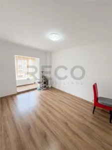 RECO, Apartament decomandat tip PC, 3 camere, 3 balcoane, gata de mutat, etajul1, Nufarul - foto 18