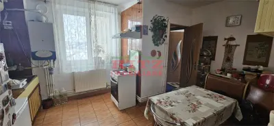 APARTAMENT CU 3 CAMERE,CENTRU !!!! - foto 3