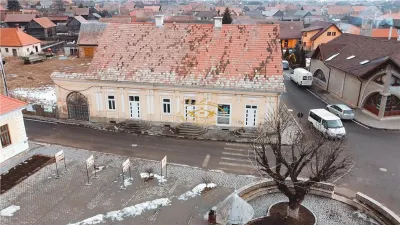 Complex comercial in centrul comunei Lazarea - foto 1