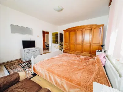 Proprietate cu 2 case (Praid, str. Regelui) - foto 12