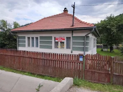 Casa de locuit (Tulghes, str. Principala) - foto 1