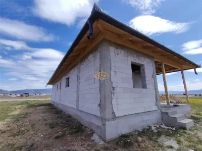 Casa familiala la rosu  (Lazarea, jud. Harghita) - foto 4