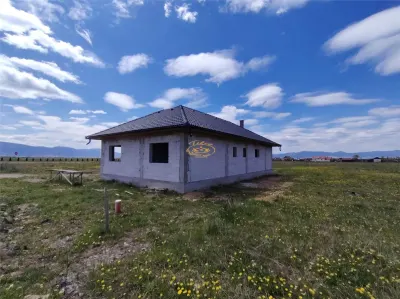 Casa familiala la rosu  (Lazarea, jud. Harghita) - foto 5