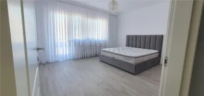 VANZARE APARTAMENT 4 CAMERE - foto 3