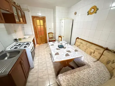 Apartament 3 camere, 2 bai, DECOMANDAT, ETAJ 1, Pacurari - foto 5