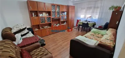Apartament 3 camere de vanzare zona Cetate - foto 2