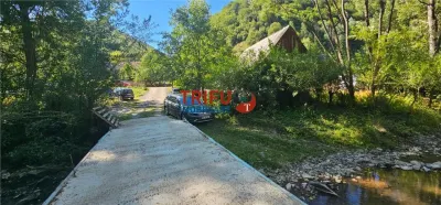 Cabana de vânzare în Intregalde – 5 camere, 1.200 mp teren, ciubăr și piscină - foto 25