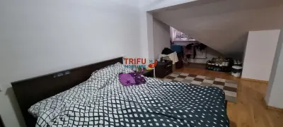 Apartament cu scara interioara de vanzare Cetate - foto 6