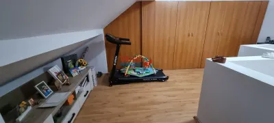 Apartament cu scara interioara de vanzare Cetate - foto 7