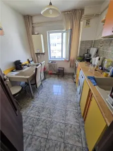 Etaj intermediar, 3 camere decomandat zona Mircea cel Batran - foto 5