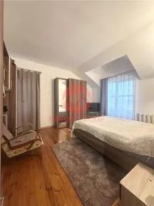 Casa Spatioasa cu Teren de 1000 mp | Poiana - foto 12