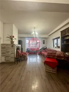 Casa Spatioasa cu Teren de 1000 mp | Poiana - foto 5