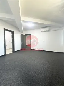 Spatiu Comercial 70 mp, Etaj 3, zona Brotacei - foto 9