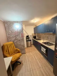 Etaj 1 - Dacia Bicaz, 2 camere decomandat, 65mp, bloc din 91 - Iasi
