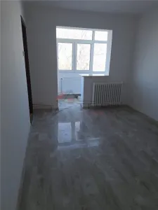 Apartament cu 3 camere Liceul Miron Costin - foto 1