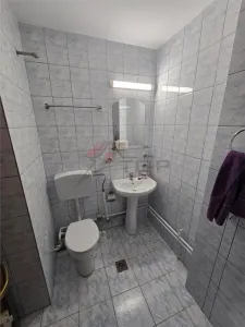 Zimbru - Tigarete, 3 camere decomandat 81mp, bloc din 91 - foto 16