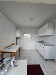 Zimbru - Tigarete, 3 camere decomandat 81mp, bloc din 91 - foto 17