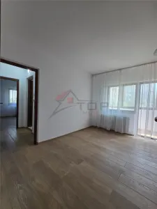 Zimbru - Tigarete, 3 camere decomandat 81mp, bloc din 91 - foto 4