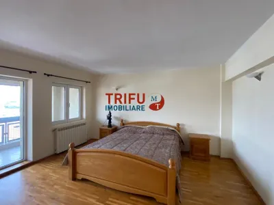 Apartament 4 camere cu scara interioara de vanzare zona Centru - foto 2