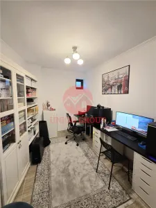 Apartament Spatios, 3 Camere, Decomandat, Demisol, Zona Primo - foto 8