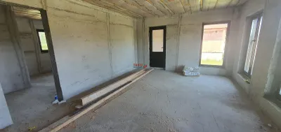 Casa semifinisata de vanzare comuna Ighiu 500 mp teren - foto 4