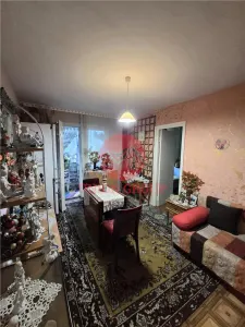 Apartament 3 Camere, Semidecomandat, Zona Piata Amzacea, Etaj 2 - Constanta
