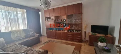 Apartament 3 camere decomandat Cetate - foto 1