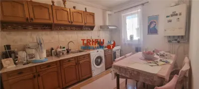 Apartament 3 camere decomandat Cetate - foto 3
