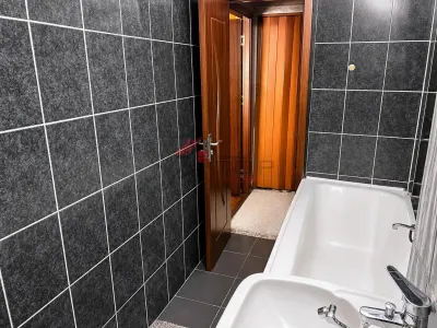 Vanzare apartament 3 camere - Podu Ros - etaj 2 - foto 10