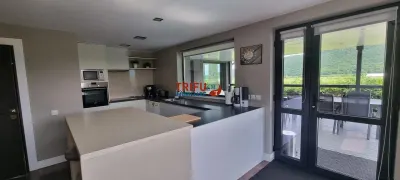 Casa deosebita cu piscina situata in apropierea orasului - foto 13