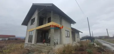 Casa noua P+M 450 mp teren zona in plina dezvoltare - Alba Iulia