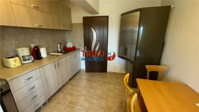 De vanzare apartament cu 4 camere, et.3, 100 mp utili - foto 2