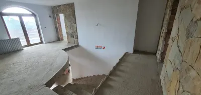 Casa semifinisata cu etaj 5 camere zona Schit pretabila pensiune - foto 10