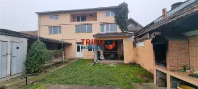Casa de vanzare in Partos pretabila pt 2 familii - foto 2