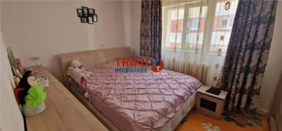 Apartament 3 camere de vanzare zona Cetate - foto 2