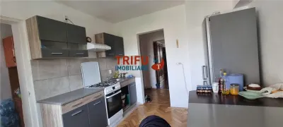 Apartament 3 camere de inchiriat zona Centru etaj intermediar - foto 3