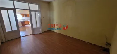 Casă cu 6 camere de vânzare - foto 8
