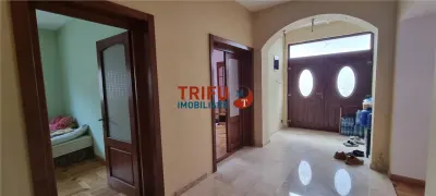Casa 10 camere de inchiriat zona Centru cu piscina interioara - foto 16