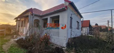 Casa de vanzare 2 camere zona Totoi - Totoi