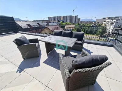 Apartament-penthouse 3 camere Tractorul, 70 mp - Brasov - Brasov