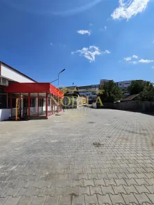 CLADIRE INDIVIDUALA ( SPATIU COMERCIAL) CU TEREN DE VANZARE IN ONESTI - foto 8