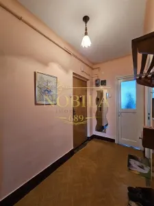 Apartament cu GRADINA SI ACOPERIS  MANSARDA DE VANZARE IN ONESTI ETJ 1 - foto 7