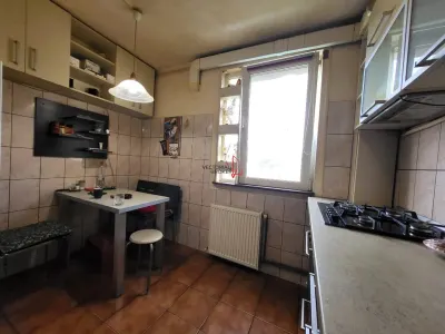 APARTAMENT 3 CAMERE CU VEDERE MIXTA SI LIBERA - foto 6